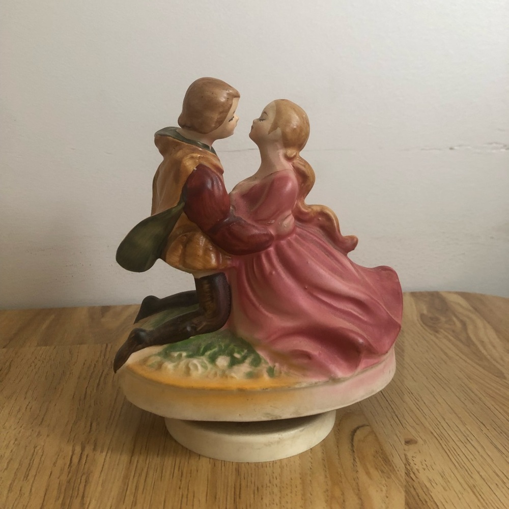 Vintage Chadwick Rotating musical Romeo & Juliet